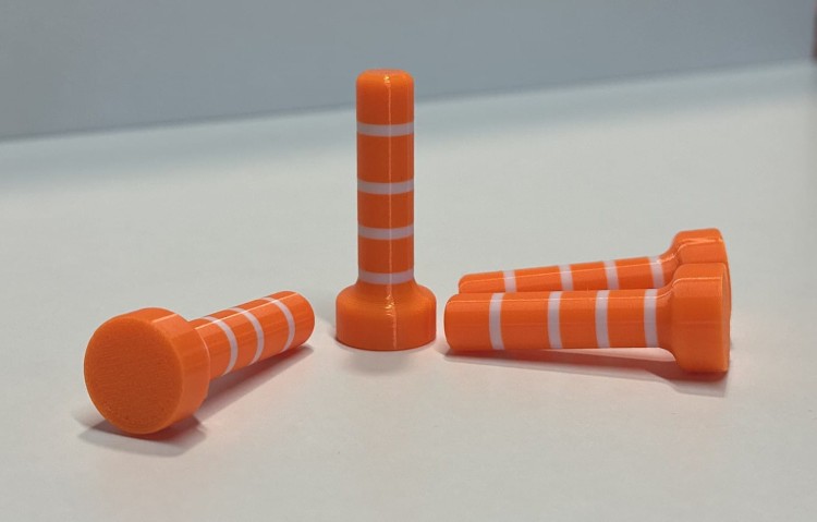 Kostki celownicze z PETG o wymiarach 42x18mm do poziomowania mebli i konstrukcji